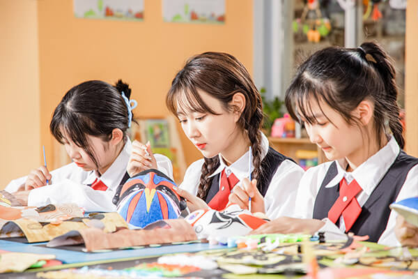 �����¶�������ѧУ